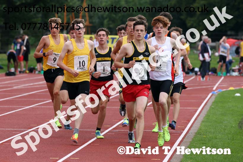 Mens 3000 metres at the Northern Inter-Counties under-17s and 15s at Witton Park, Blackburn. Photo: David T. Hewitson/Sports for All Pics